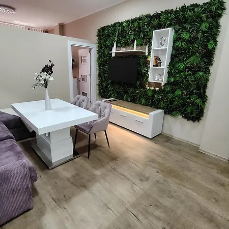 дени хоум Apartment *